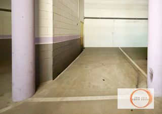 Aparcament cotxe a Llagostera. Garaje con plaza esquinera - una oportunidad excepcional!