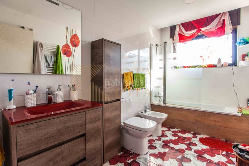 Foto 69df4093-20f2-44ea-bc19-1b92ba43486e. Casa amb calefacció aparcament piscina a Condado del Jaruco - Puigventós Lloret de Mar