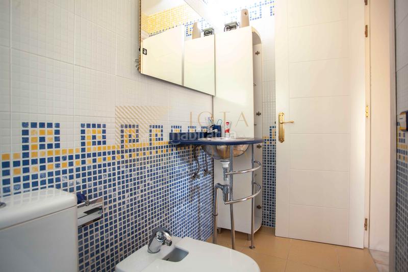 Foto 12f3e16e-dda0-4322-8759-d77b263934b0. House with heating parking in Fenals Lloret de Mar