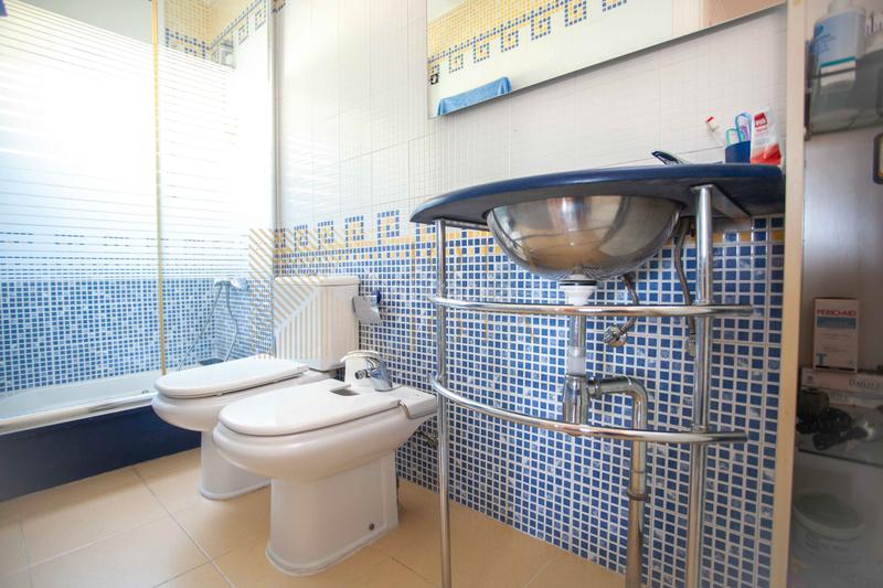 Foto 5ff05888-3a3b-4580-8dfa-34ab71758aa6. House with heating parking in Fenals Lloret de Mar