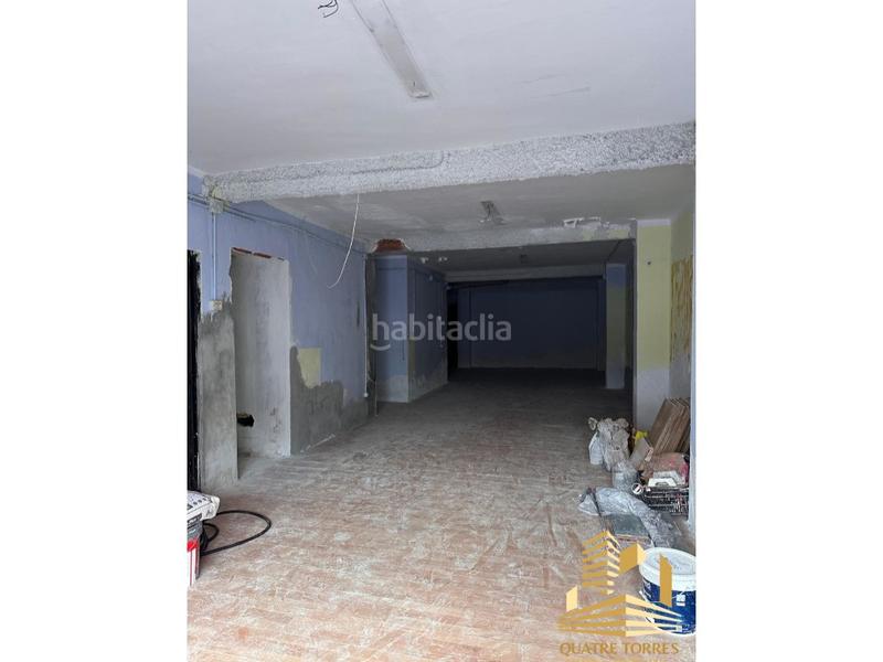 Foto 16ca91e4-d9c8-44a5-814b-e57e9c5dc642. Local comercial a calle escultor piquer a Torrefiel Valencia