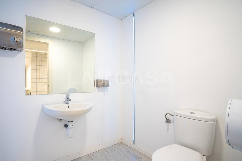 Foto 23ceead1-6689-4c84-9b64-d2a9881998e9. Rent business premise in Sagrada Família Barcelona