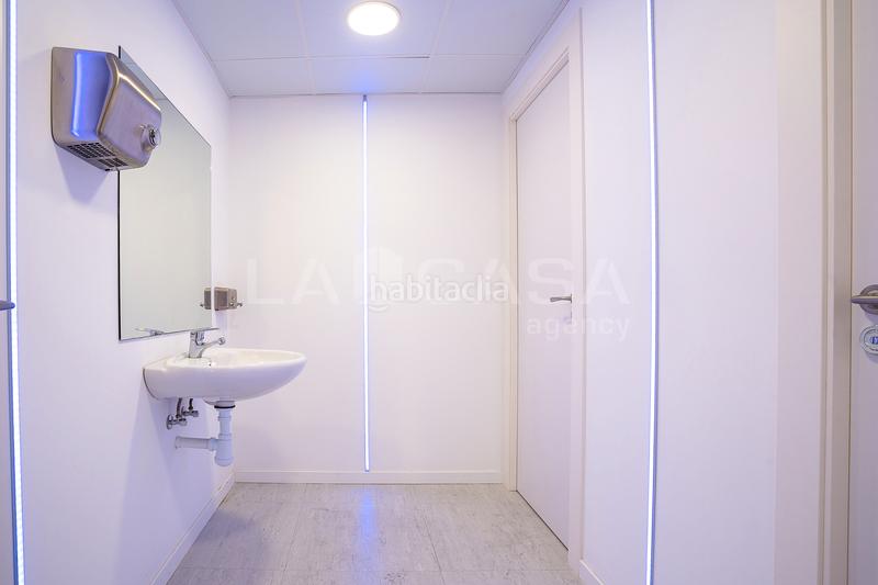 Foto 7bf8ad8e-daaa-4e39-971c-c81255235baf. Rent business premise in Sagrada Família Barcelona