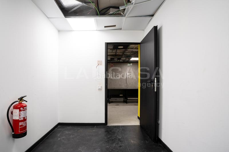 Foto 7415c275-c38e-4b4e-8091-ce598c909acc. Affitto locale commerciale in Sagrada Família Barcelona