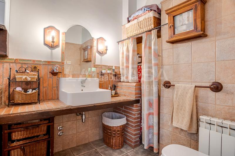 Foto 1b16a9f6-b957-4f68-806f-571a80122a8e. Haus mit heizung parking in Font Verda Granollers