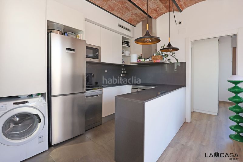 Foto 893cd43b-8696-4a13-a73d-2a3cda10b7ac. Àtic a Sant Antoni Barcelona