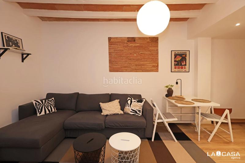 Foto 05986b98-b902-4e6a-bbcd-413c981b5b8d. Piso en Raval Barcelona