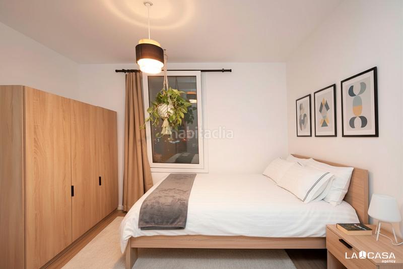 Foto 42015de5-def3-41b6-a9eb-506e3af1f4e1. Piso en Raval Barcelona