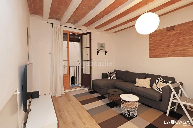 Foto cf9c8fef-49e4-4677-a76f-f10008559cfb. Piso en Raval Barcelona
