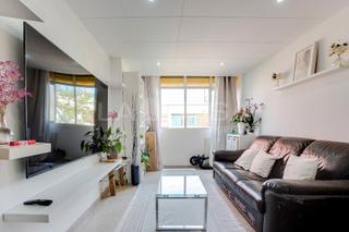 Etagenwohnung in La Verneda - La Pau