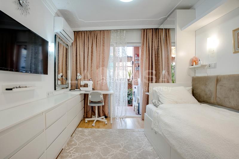 Foto cb0d0fd7-734f-4221-ba4b-2e09863f1210. Ground floor with parking in La Salut Badalona