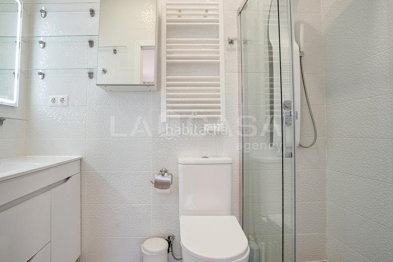 Foto 8cbeb7e2-8958-4f77-bd98-c03fed10ff6e. Planta baja en La Salut Badalona