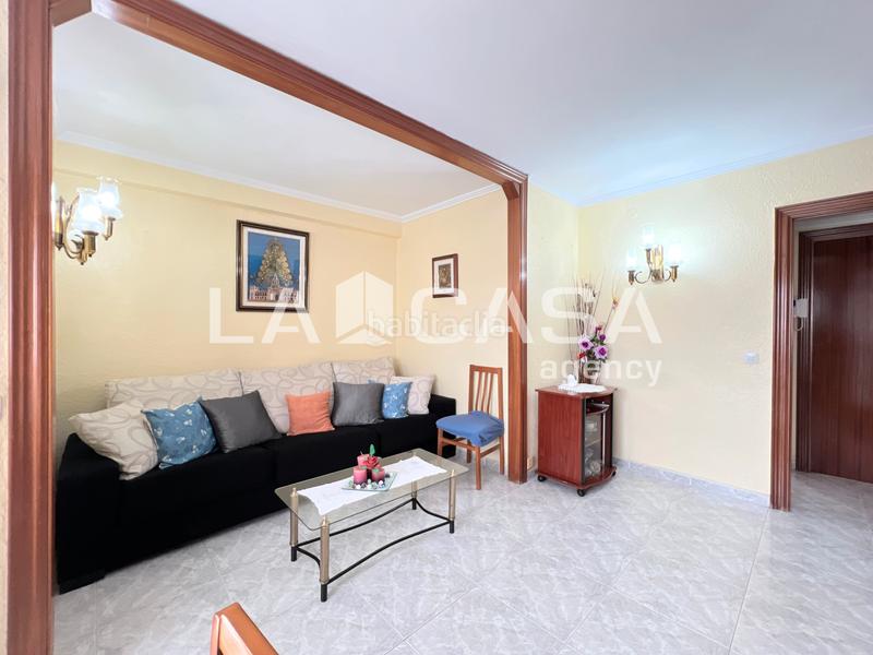 Foto f8d02c13-cbed-453a-b57d-5d5ac36a9962. Etagenwohnung in Llefià Badalona