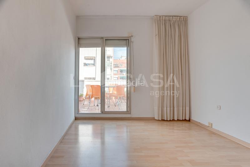 Foto 65445058-4c8c-4e84-92e1-b0d1a6399480. Attique dans Centre Hospitalet de Llobregat (L´)