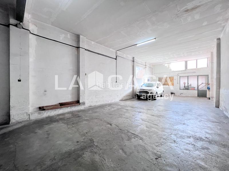 Foto ac893eb4-707b-42c6-ab14-fe8850c20182. Planta baixa a La Salut Badalona