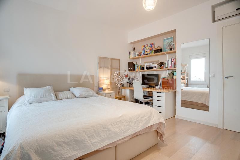 Foto 436c76f4-a747-42a0-8d3d-7da8dc87ab84. Àtic a Dreta de l´Eixample Barcelona