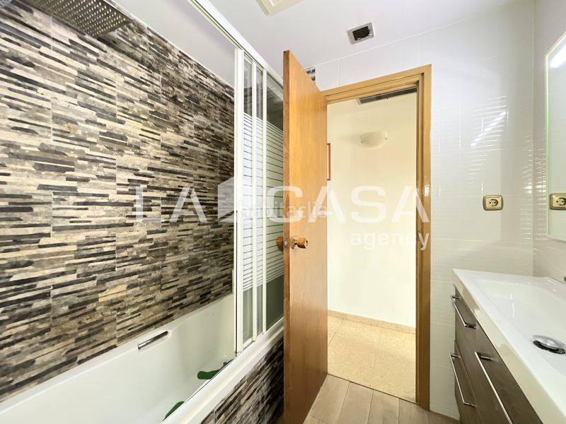 Foto 5e303098-abc0-414b-b528-e67624d07ac5. Pis a La Salut Badalona