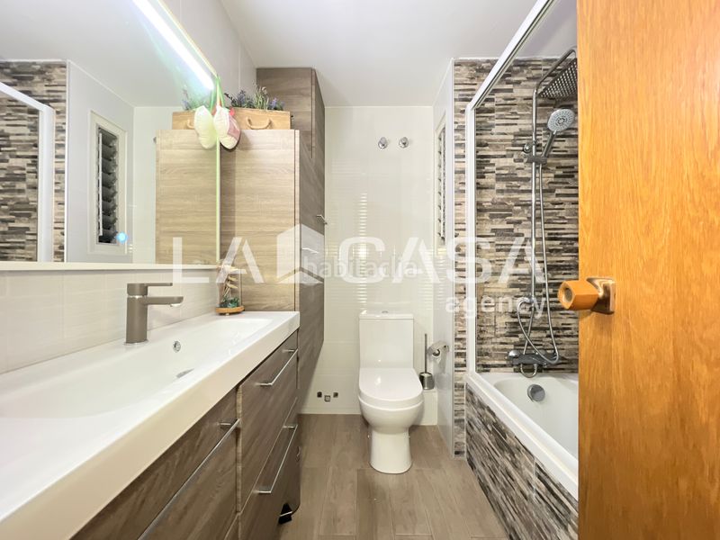 Foto 86f27ba6-466b-4aa5-965f-da17f4b2dfb4. Pis a La Salut Badalona