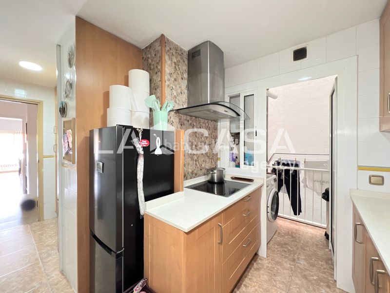 Foto c1b5e4f8-ff8e-46a5-821e-fb353b831d3a. Pis a La Salut Badalona