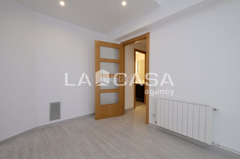 Foto 7a334964-a7aa-41a3-81a4-472be2c5e82b. Pis a Turó de la Peira Barcelona