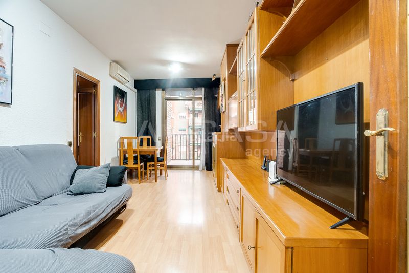 Foto 413ede7b-1edf-4c27-89c8-0be80465bece. Piso en Besòs - Maresme Barcelona