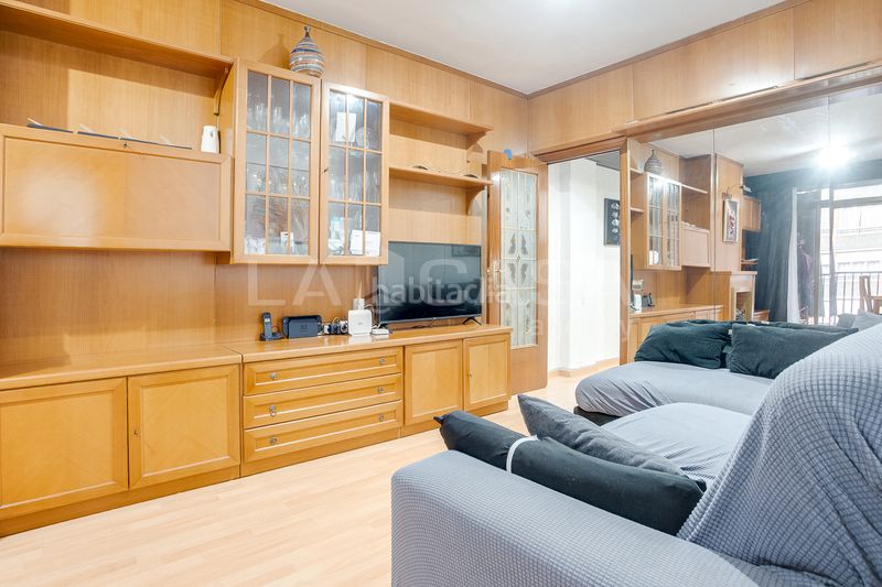 Foto dbad49f5-f2a3-44d0-85ea-46f6b2ff0550. Piso en Besòs - Maresme Barcelona