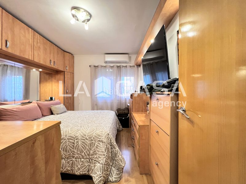 Foto f7ff6571-7916-4960-b493-f1bac095fde8. Pis a La Salut Badalona