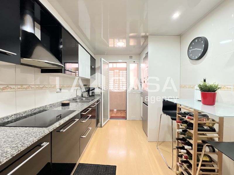 Foto 35623d1b-8242-4da0-88e2-0ab6eca68eb9. Pis amb calefacció a Llefià Badalona