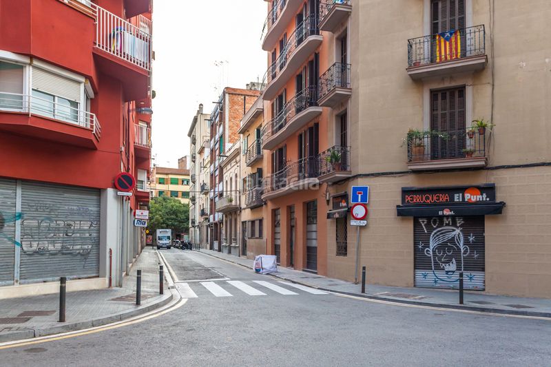 Foto 926f220b-b2c8-4d41-9d3c-dbd025713287. Planta baixa a El Camp de l´Arpa del Clot Barcelona