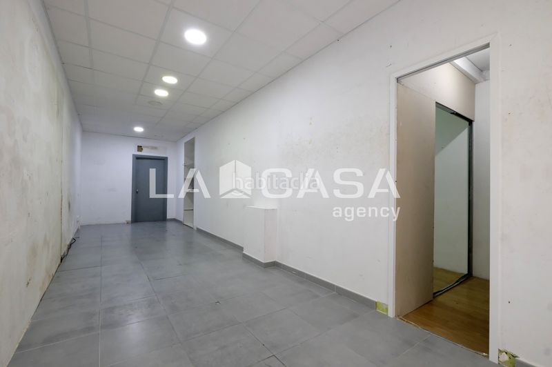 Foto 7862b714-d2e2-4f91-953e-aa8d7ea6b7af. Local comercial a Vilapicina - Torre Llobeta Barcelona