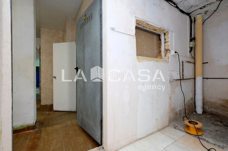Foto 86b14bbf-c64c-4746-8686-caf91de6b8fa. Local comercial a Vilapicina - Torre Llobeta Barcelona