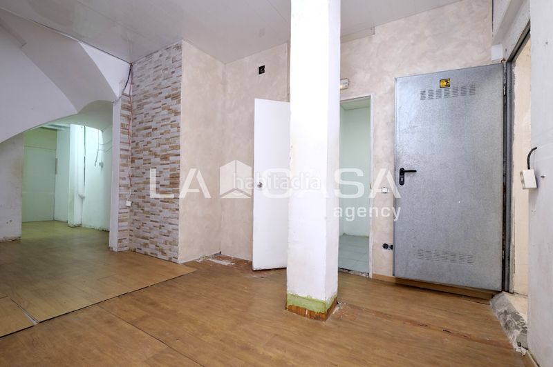 Foto ee8a0c97-21c2-4fde-a194-ae33ad058d26. Local comercial a Vilapicina - Torre Llobeta Barcelona