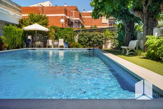 Zweistöckige Wohnung  Passeig marítim