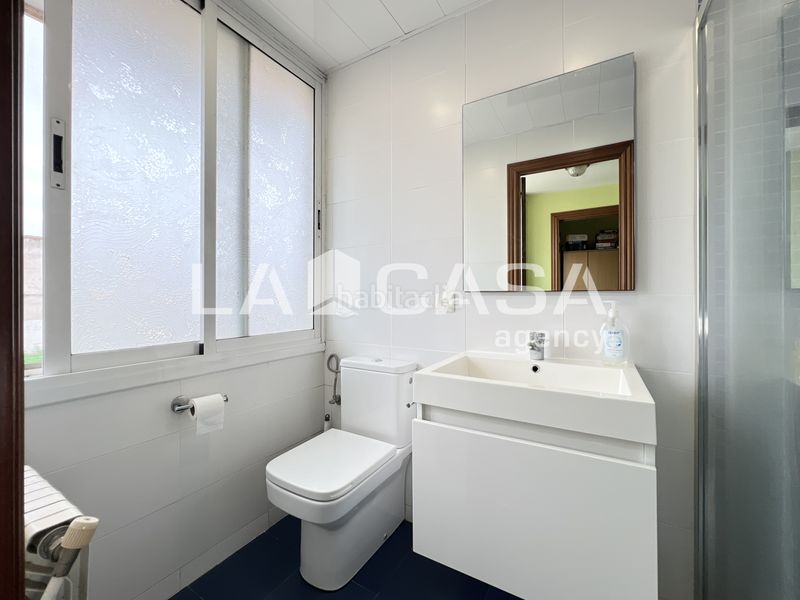 Foto eacb3d65-6ba9-4183-9604-2d6127d33f09. Casa amb calefacció aparcament a Gorg Badalona