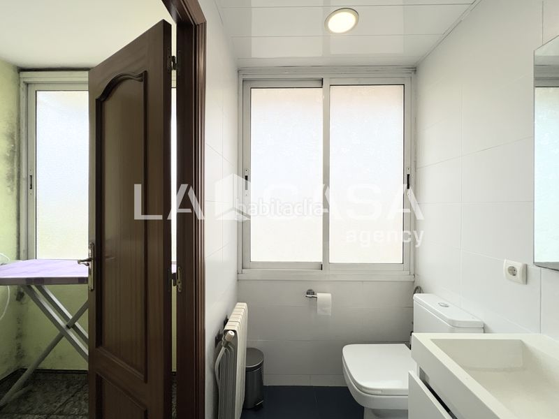 Foto ed37fc85-25fb-4089-9e77-d25f0a063ea8. Casa amb calefacció aparcament a Gorg Badalona