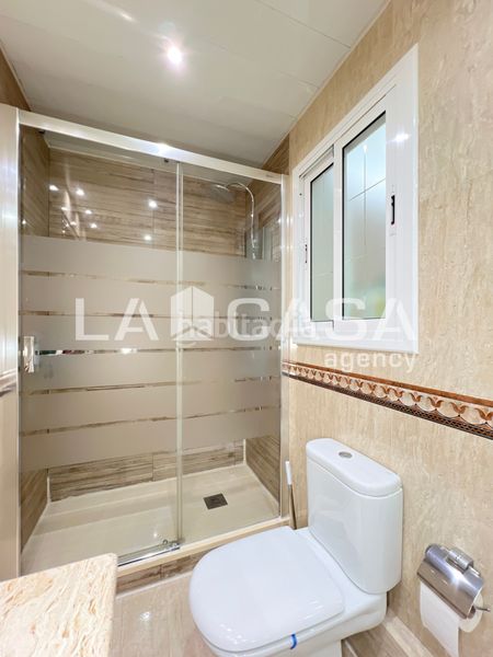 Foto e9300dff-a3a8-49ed-8fc0-9c10a94e5510. Pis a La Salut Badalona