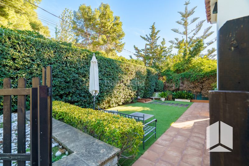 Foto ccd887bd-0b70-4638-8b6b-60dd65c1758d. Casa amb aparcament a Bellamar Castelldefels