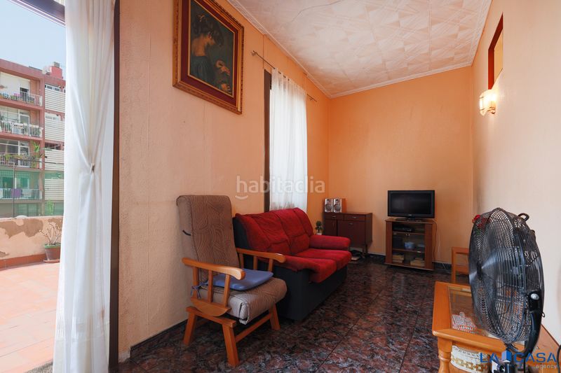 Foto b4a0ffb3-9ed1-4fb7-a022-b1deba014fab. Pis a Raval Barcelona