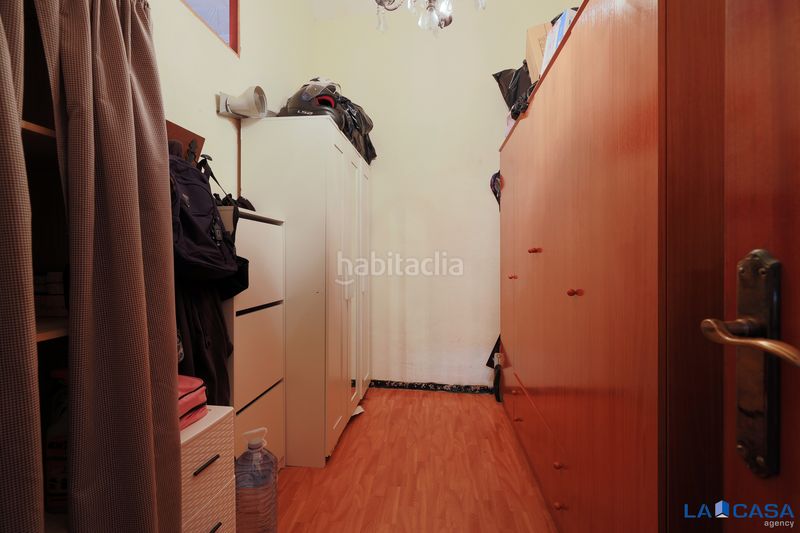 Foto b550289b-d8c9-46b3-8d77-b83361110c37. Pis a Raval Barcelona