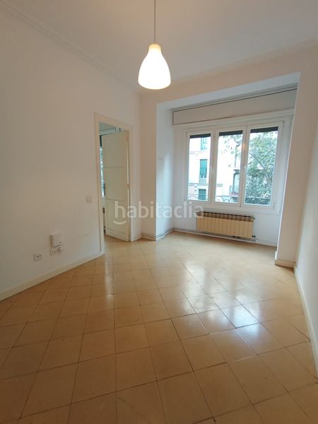 Foto 8bd96a08-b444-4d0c-b0ac-c3376bf9f18d. Pis a Sant Antoni Barcelona