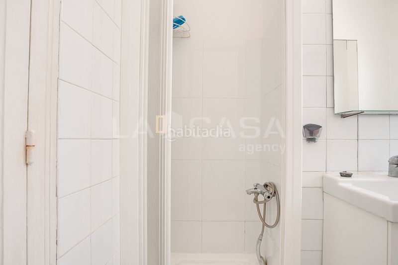 Foto 5ad17330-d0a0-42af-9811-ca107282f8c8. Pis amb calefacció a La Nova Esquerra de l´Eixample Barcelona