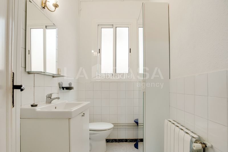 Foto ba1cc7eb-0173-4af1-bb1d-13b4e8339772. Pis amb calefacció a La Nova Esquerra de l´Eixample Barcelona