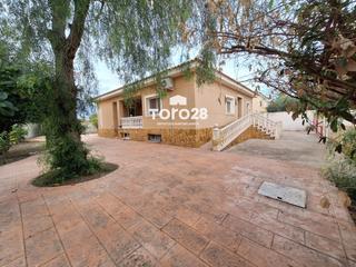 Xalet  Penya golosa. Estupendo chalet independiente 805m2 de parcela y 252m2 de casa