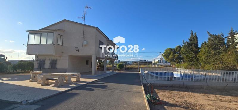 Foto 0c4e10b6-1b23-4d6a-8964-ff77779a77df. Xalet amb calefacció aparcament piscina a Valverde Elche / Elx