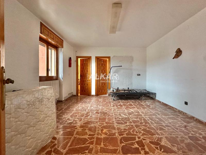 Foto 2e69b8ee-911c-46d5-9ad2-3b0756b082dc. Xalet amb calefacció aparcament a Fustiñana