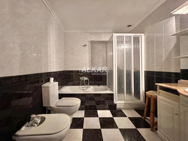 Foto b48e9de9-e9f4-42ac-ba95-a9c7bb9c3263. Xalet amb calefacció aparcament a Fustiñana