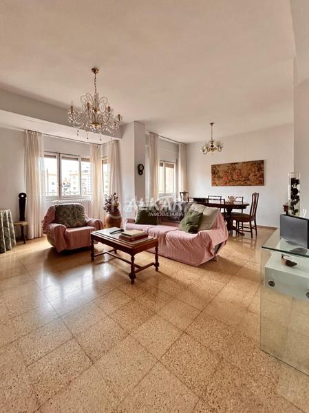 Foto b0b41eb0-d04d-4151-b889-1967c4dbb3ef. Piso  en zona Centro en Centro Tudela