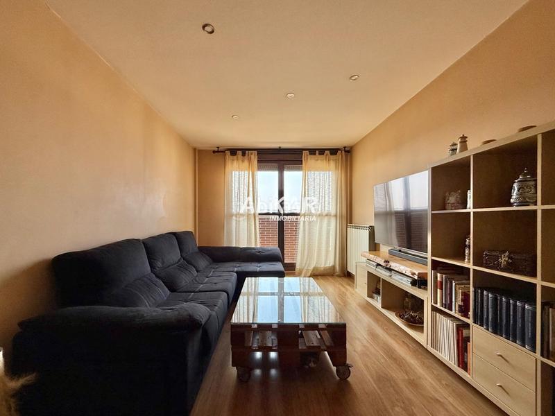 Foto cfd2d57f-17a7-4094-8cc0-d8896b6296b7. Appartement avec parking dans Parque del Queiles Tudela