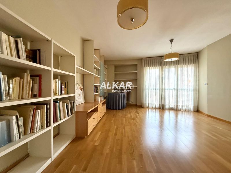 Foto 92ad199a-0a17-4f03-8dd8-07c1ad8326ab. Pis amb aparcament a Griseras - Gardachales Tudela