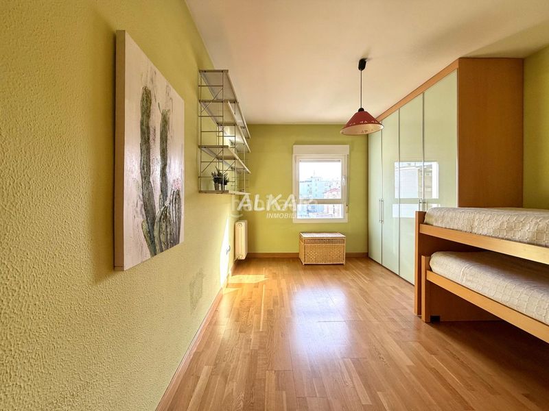 Foto bb25097e-4bcb-42dc-b045-d34c3e6d8f90. Pis amb aparcament a Griseras - Gardachales Tudela